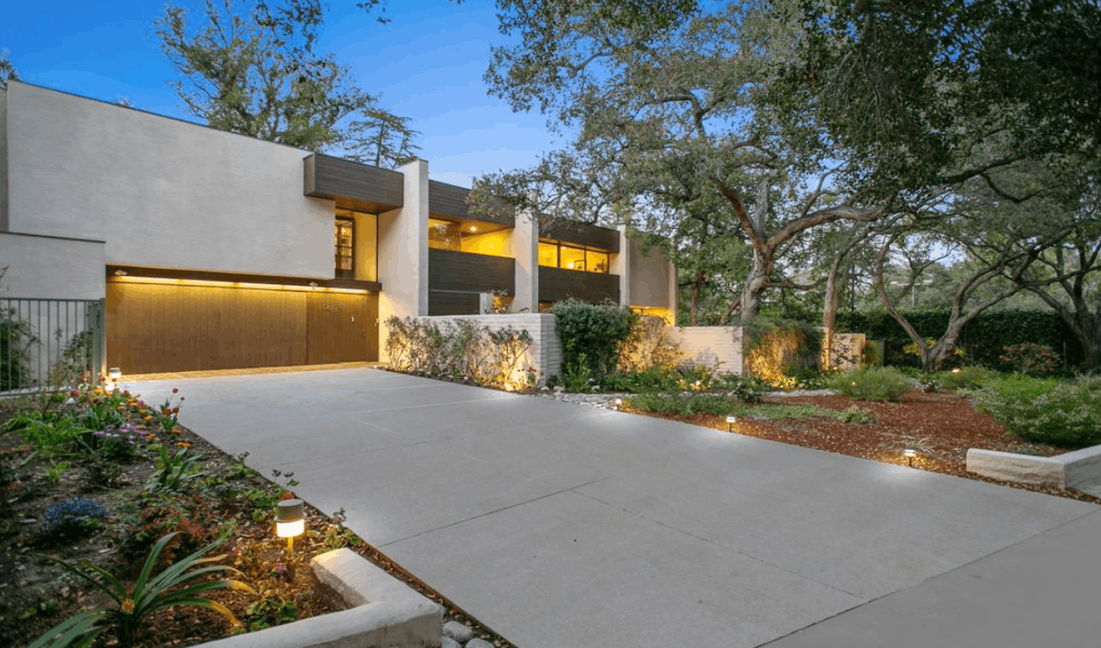 Prominent Pasadena Modern Home 