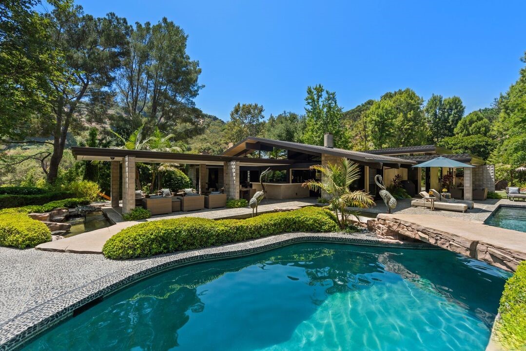 Hollywood Hills Mid-century Modern Zen Sanctuary 
