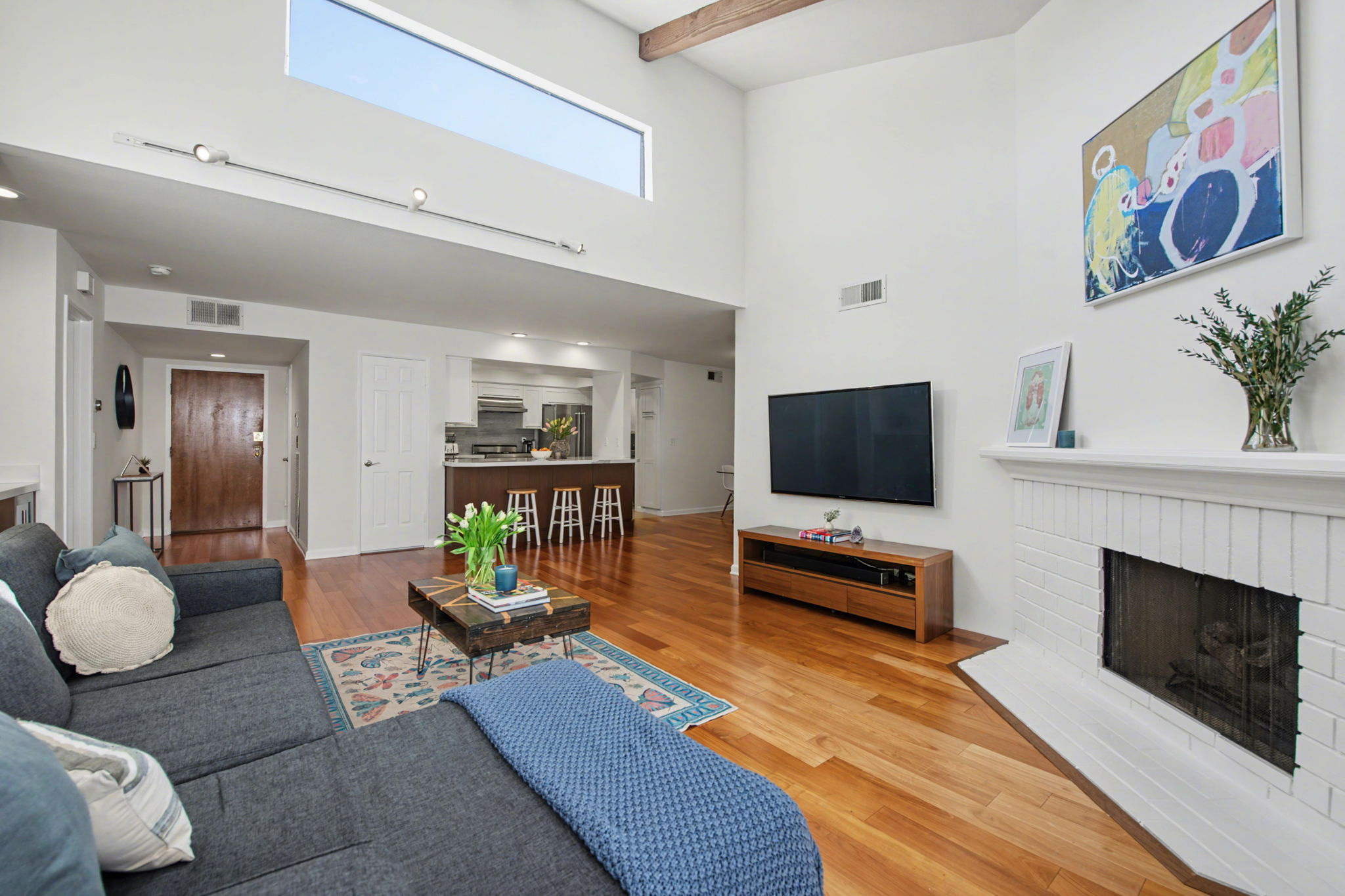 West Los Angeles Exceptional Top Floor Condo