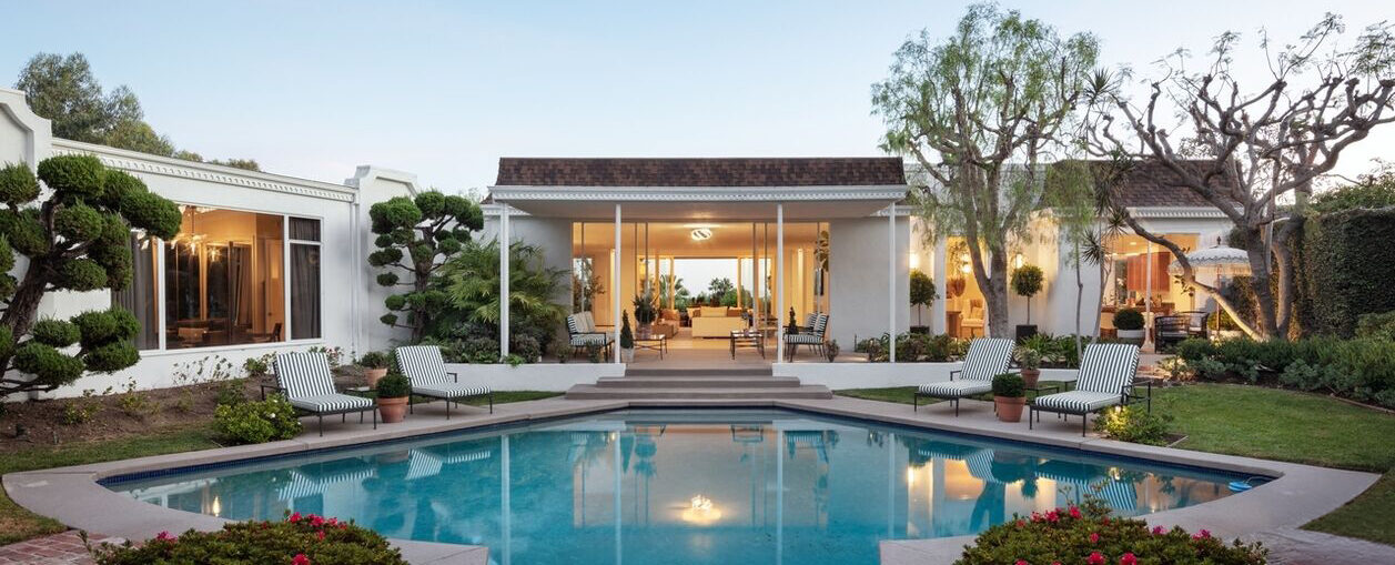 Beverly Hills' Quiet Mid-Century Retreat Above Greystone